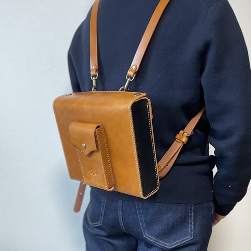 30%OFF】ヌメ革 リュック 前持ち バイカラー キャメル 30%OFF】ヌメ革 リュック 前持ち バイカラー キャメル