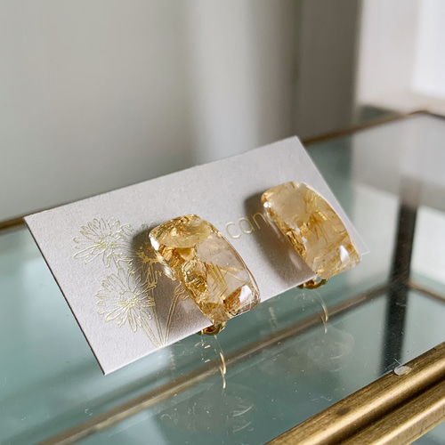 強く、しなやかに。運命を味方にするルチルクォーツ・スタッド・レジン