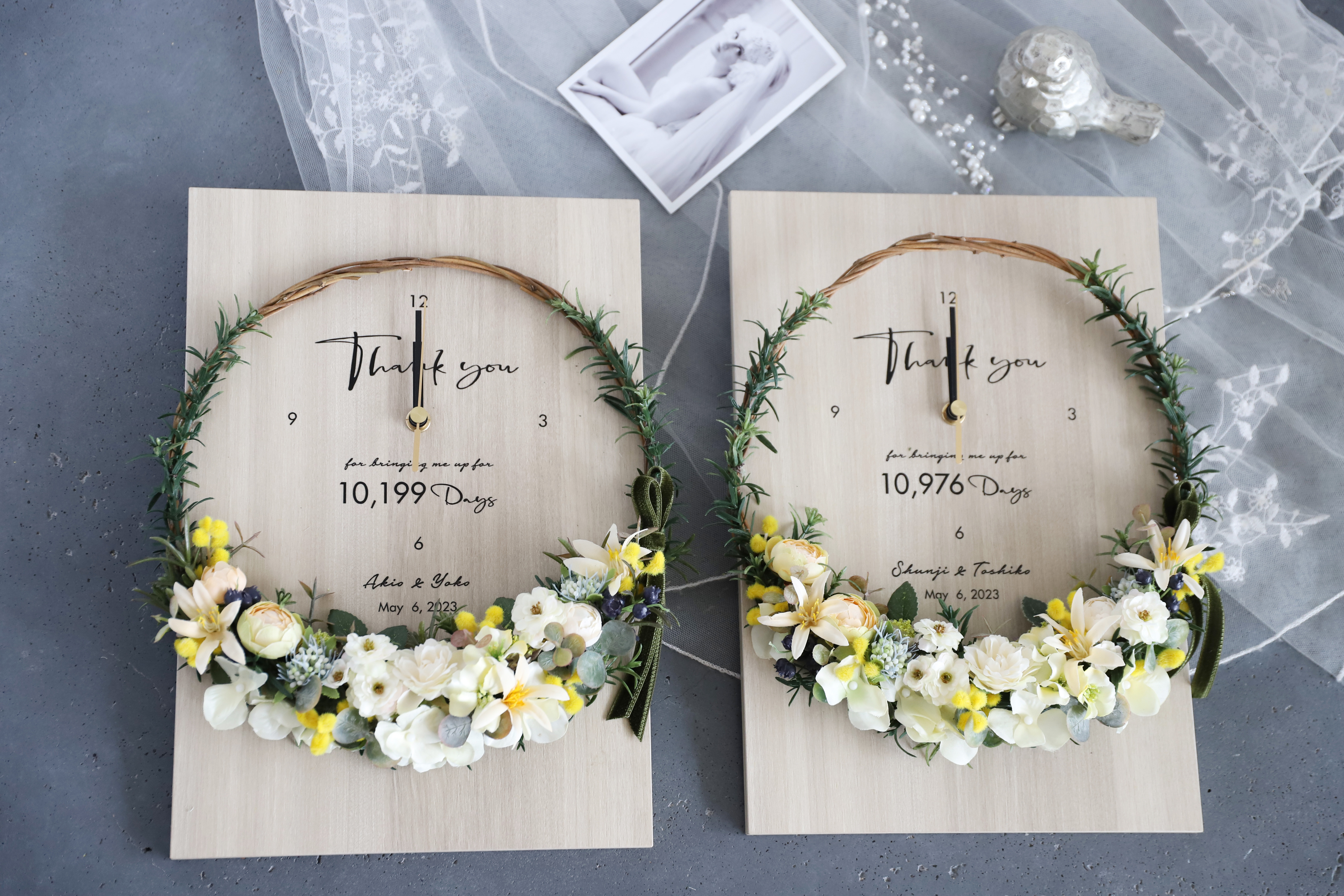 特典付き！結婚式のご両親贈呈品やお祝いに♪木製パネルのフラワーリース花時計・クリア 10,921円
