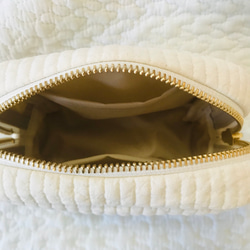 SとMの間のサイズ　ライヴリーダイナソー　minipouch ミニポーチ　ヌビ　コスメポーチ　サニタリーポーチ　恐竜 5枚目の画像