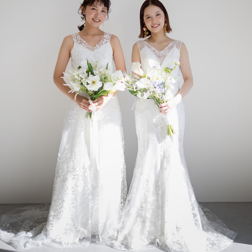 銀糸の刺繍が繊細で美しいウェディングドレス Venessa 銀糸の刺繍が繊細で美しいウェディングドレス Venessa