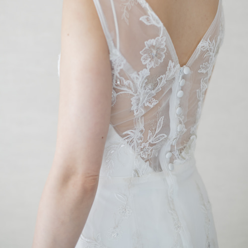 ウェディングドレス　レース　刺繍　オーダードレス　クラシカル 豪華！ウエディングドレス 3D立体レース刺繍 ホワイト 短トレーン 憧れ