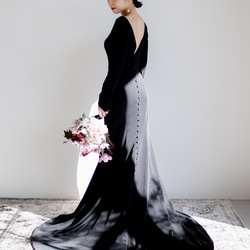 おしゃれ花嫁様にご好評 シンプルで大胆なブラックドレス Emma Black(エマ　ブラック)ドレス 6枚目の画像