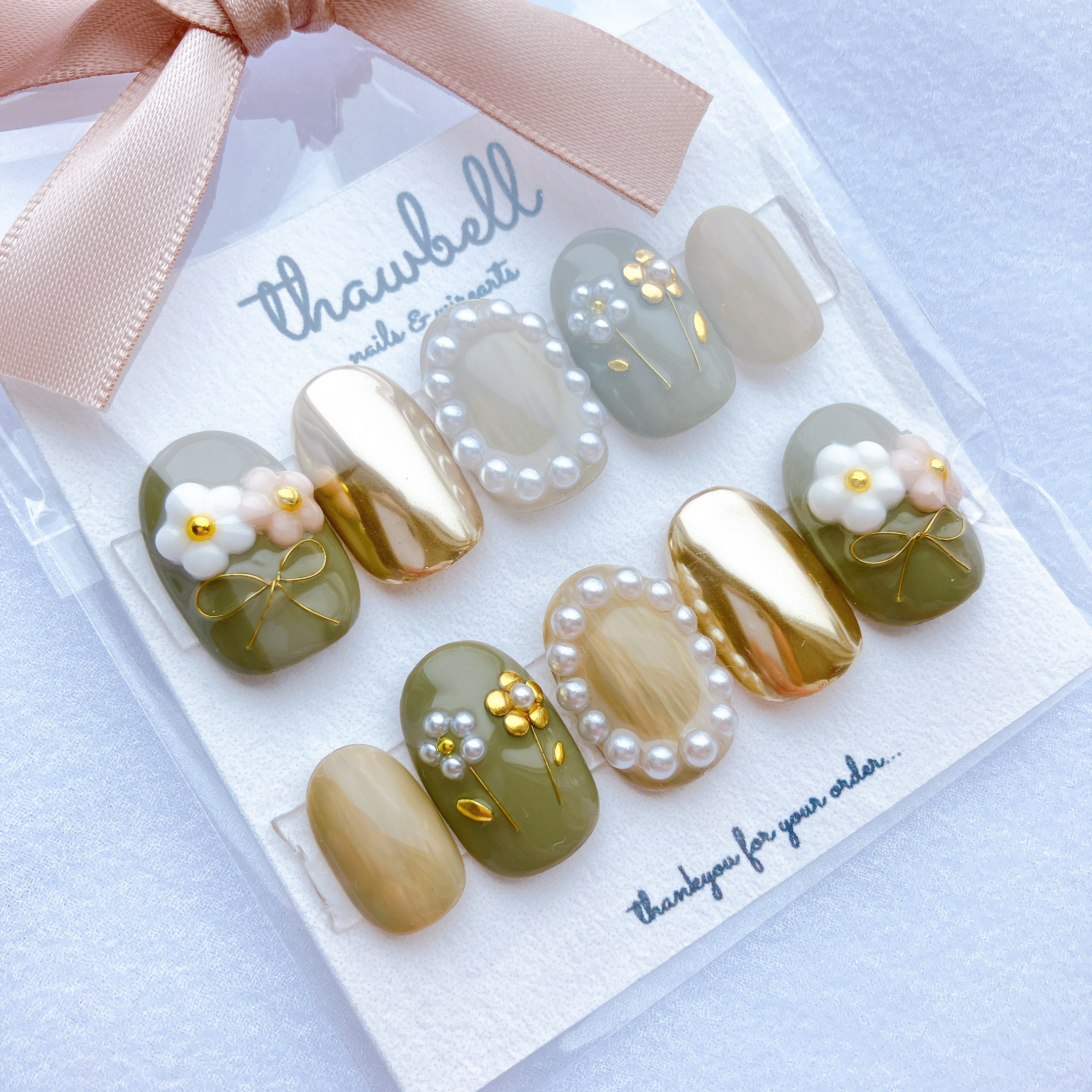 ネイルチップ　ピスタチオグリーンクレイ×3D フラワーꕤリボン