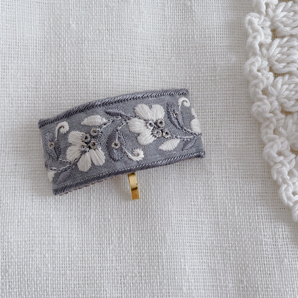 自由に曲げれるポニーフック　インド刺繍　gray 1枚目の画像