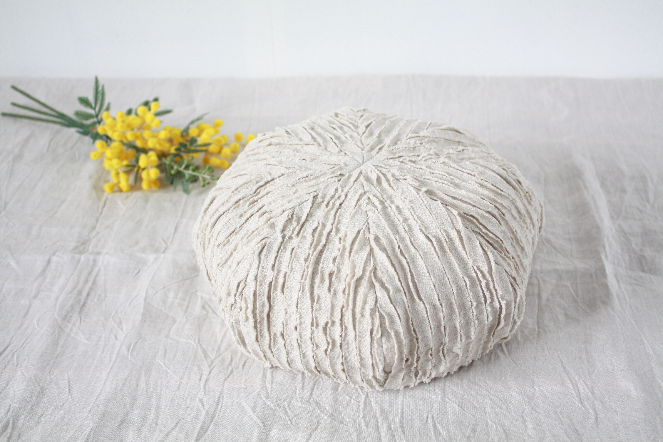 リネン100％のスラッシュベレー<ナチュラル>　オールシーズン　ベレー帽　生成　ナチュラル