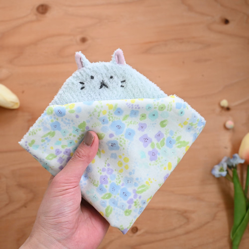 ネーム入れ、名入れ可♪水色ねこちゃん 大判タオルハンカチ（サックス