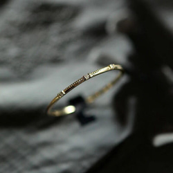 Sv925純銀製 繊細　シンプル　極細　3つのミニジルコニア　 K18　ピンキーリング　指輪　リング　つけっぱなし 1枚目の画像