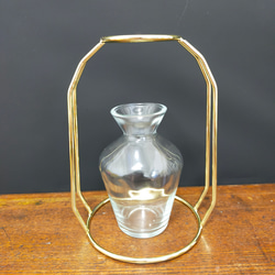 ラナンキュラスとブルーベリーのミニブーケ ゴールドワイヤー花瓶セット マゼンタ 4枚目の画像