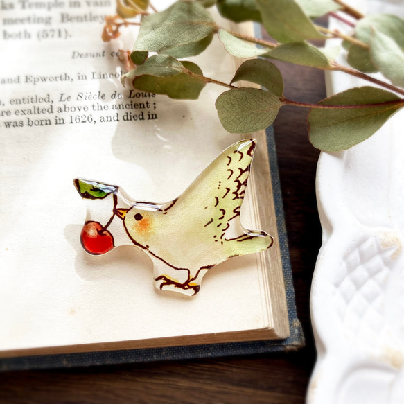 Cherry-bird brooch｜さくらんぼと小鳥のブローチ 1枚目の画像