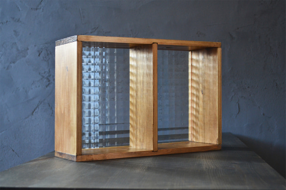 0310 日本産ひのきとレトロガラスの２段シェルフ（チェッカーガラス） 5枚目の画像