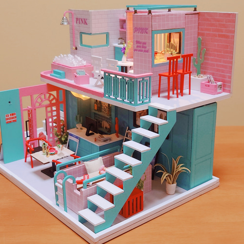 ミニチュアドールハウス『シックなピンクのコテージ』 その他置物