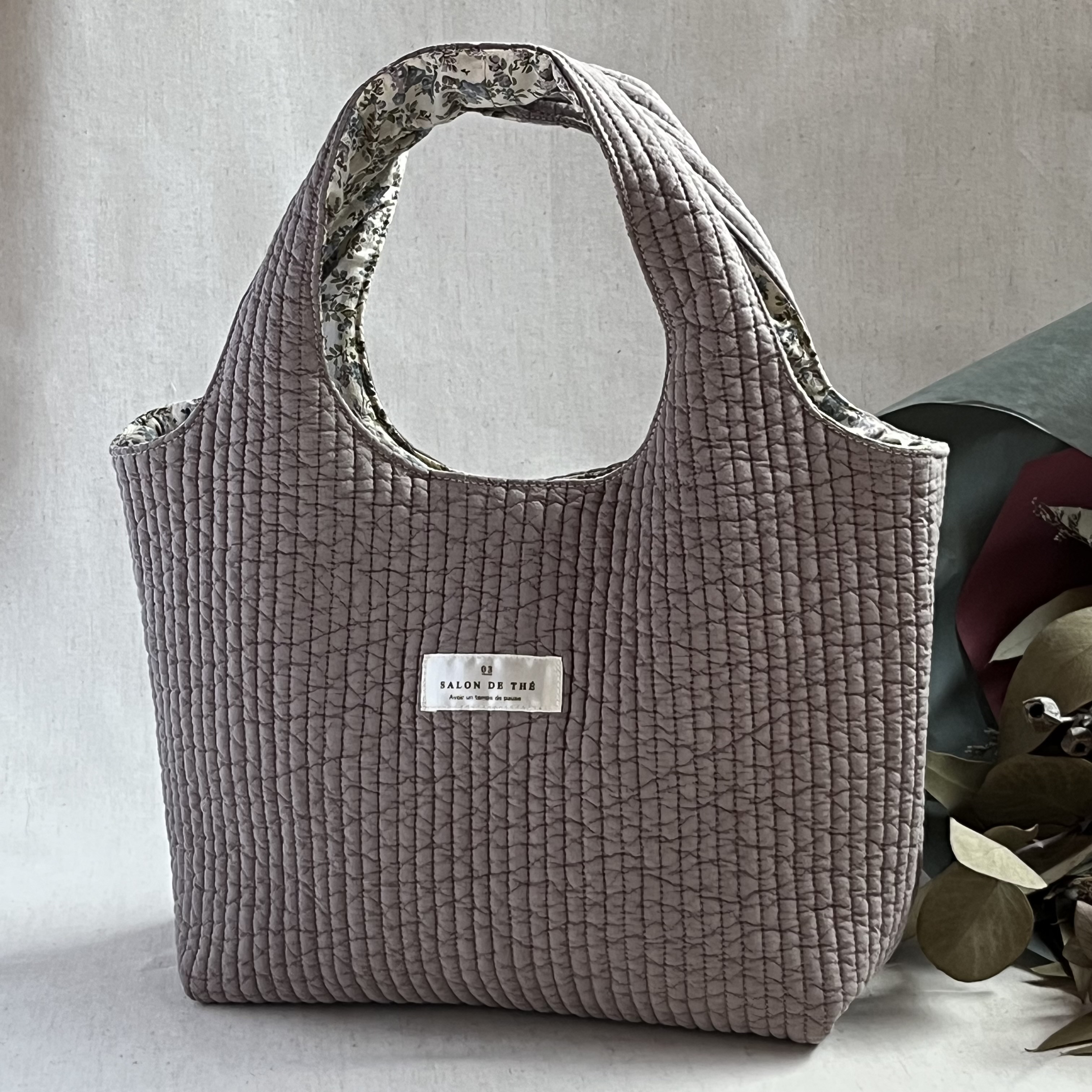 持ち手一体型リバティタナローン使用　ヌビキルトトートバッグ