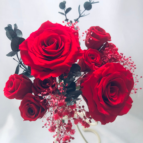 【希望者のみラッピング無料】 プリザーブドフラワー赤薔薇とミニ薔薇とかすみ草のふんわり花束 フラワー・リース
