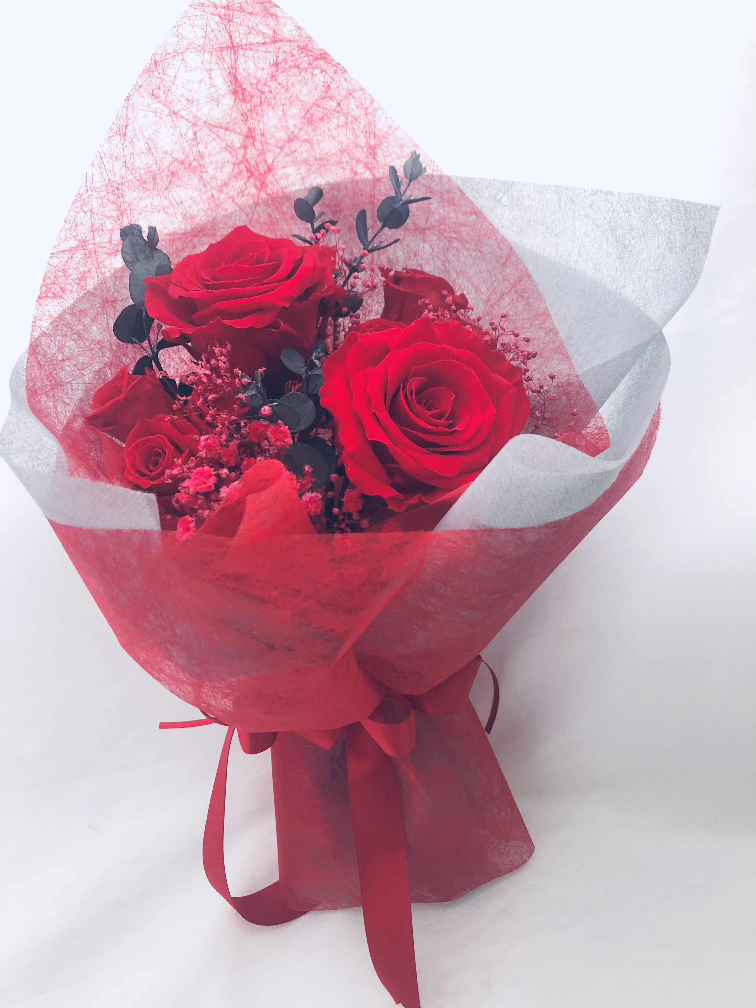 赤いプリザーブドフラワーのバラ