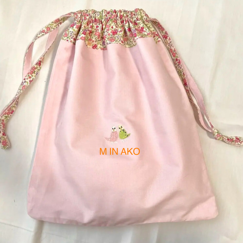 インコ刺繍お弁当袋 全4柄色(水色•紫•ベージュ•ピンク)揃いの