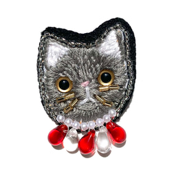 鈍色の猫ブローチ ブローチ ｷｬｯﾂｰﾘｽﾞﾑ 通販 17239266｜Creema(クリーマ)