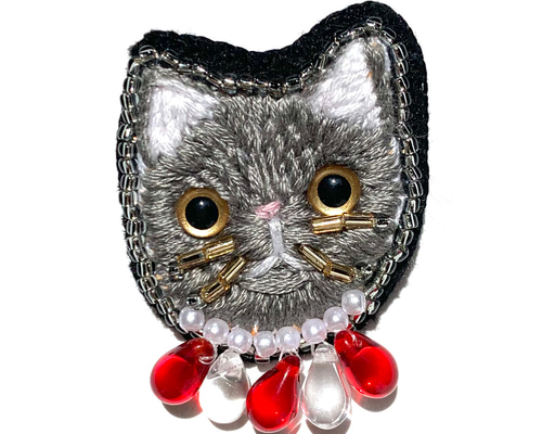 鈍色の猫ブローチ ブローチ ｷｬｯﾂｰﾘｽﾞﾑ 通販 17239266｜Creema