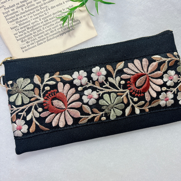 リップポーチ　ポーチ　ミニポーチ　インド刺繍　リボン　ブラック　1108-11 リップポーチ ポーチ ミニポーチ インド刺繍 リボン ブラック 1108-11