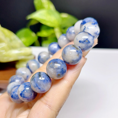 ★特選一品★意志の石♢『ソーダライト『方曹達石』バングルブレスレット】❤️ ☆特選一品☆意志の石♢『ソーダライト『方曹達石』バングル