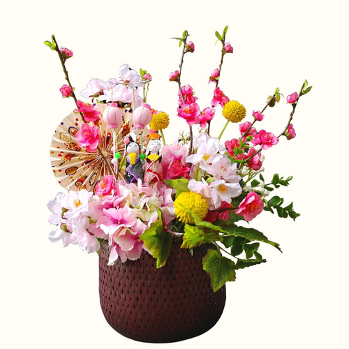 桃の花 ひなまつりアレンジ お雛様 竹籠 カゴ おひなさま 造花