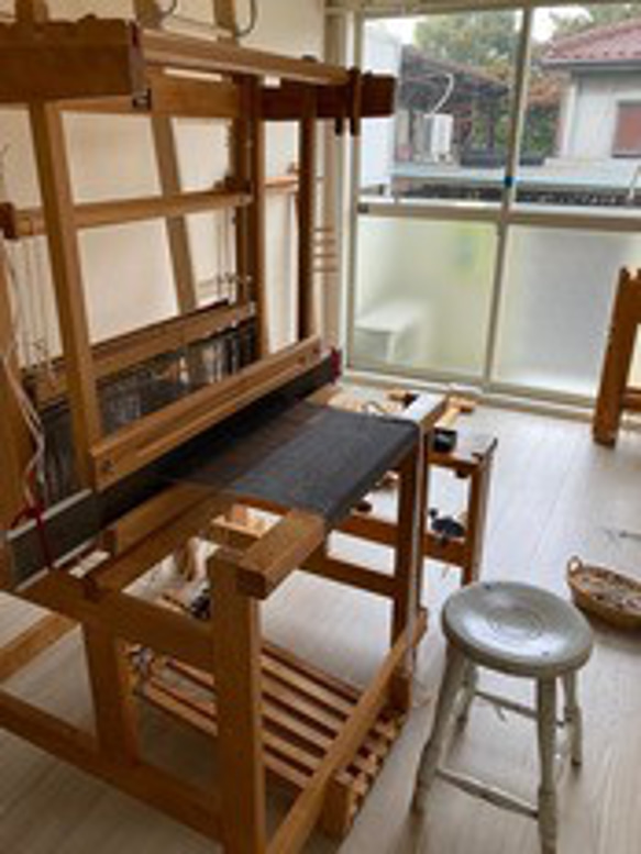 ラムウール×カシミア マフラー ダークグレー×ベージュ 168cm ヘリンボーン ハンドメイド 手織り 機織り機 4枚目の画像