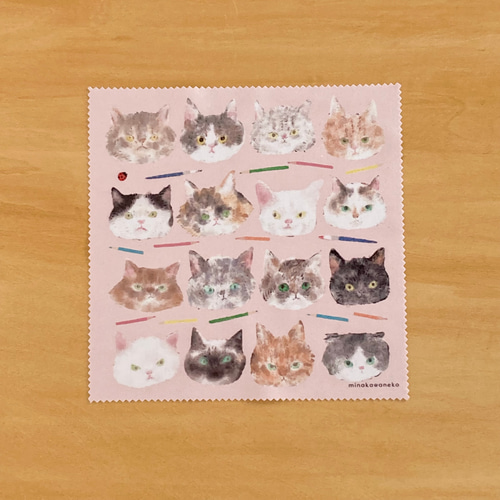 マルチクロス きょとん顔の猫たち スマホ画面や眼鏡拭きに便利