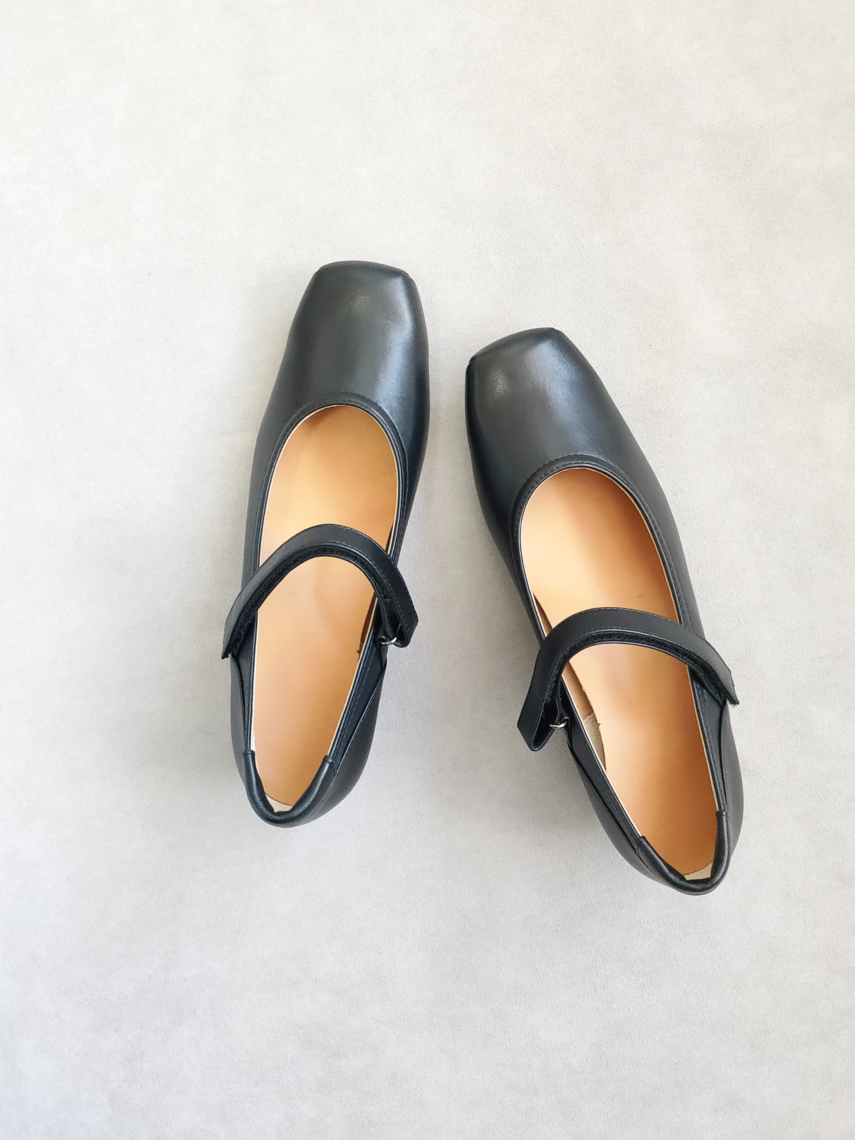 極上の履き心地♪　【返品・交換可】坂道でも大丈夫、これなら履ける♪フカフカクッションで安心♪スピード出荷♪日本製♪黒色