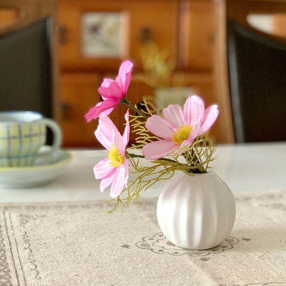 春夏秋冬の花《桜・ひまわり・秋桜・ポインセチア》➕グリーン➕花器のアレンジセット◇造花◇一輪挿し 13枚目の画像