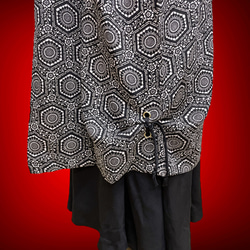 優雅な風格 着物ガウン 裾袖クシュ ゆったり 羽織 着物リメイク 和柄男女兼用 フリーサイズ J60204 3枚目の画像