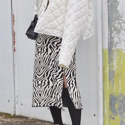Zebra Slit Knit Skirt (white) ロングスカート ゼブラ柄 白黒