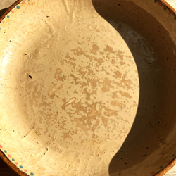 〈春色〉うるし塗りの取り皿　国産樺材  直径約17cm　香(こう)色 2枚目の画像