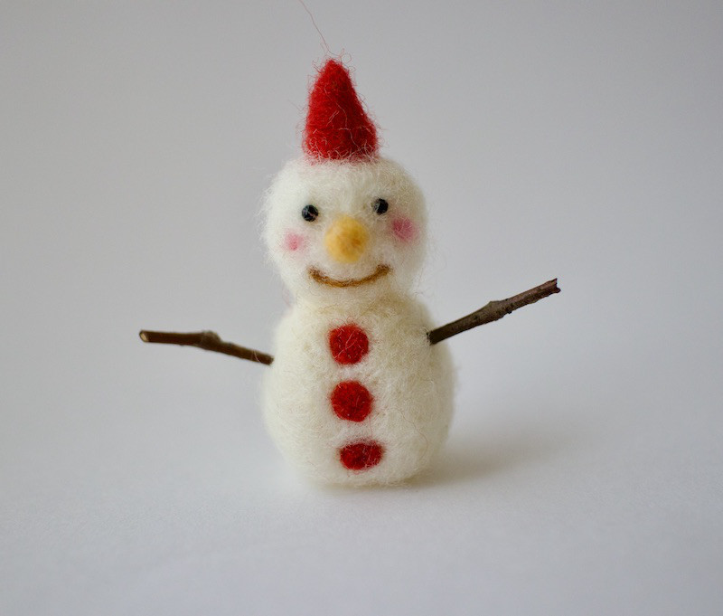 ハンドメイド＊羊毛フェルト＊雪だるまといのししちゃんの雪遊び＊ペン
