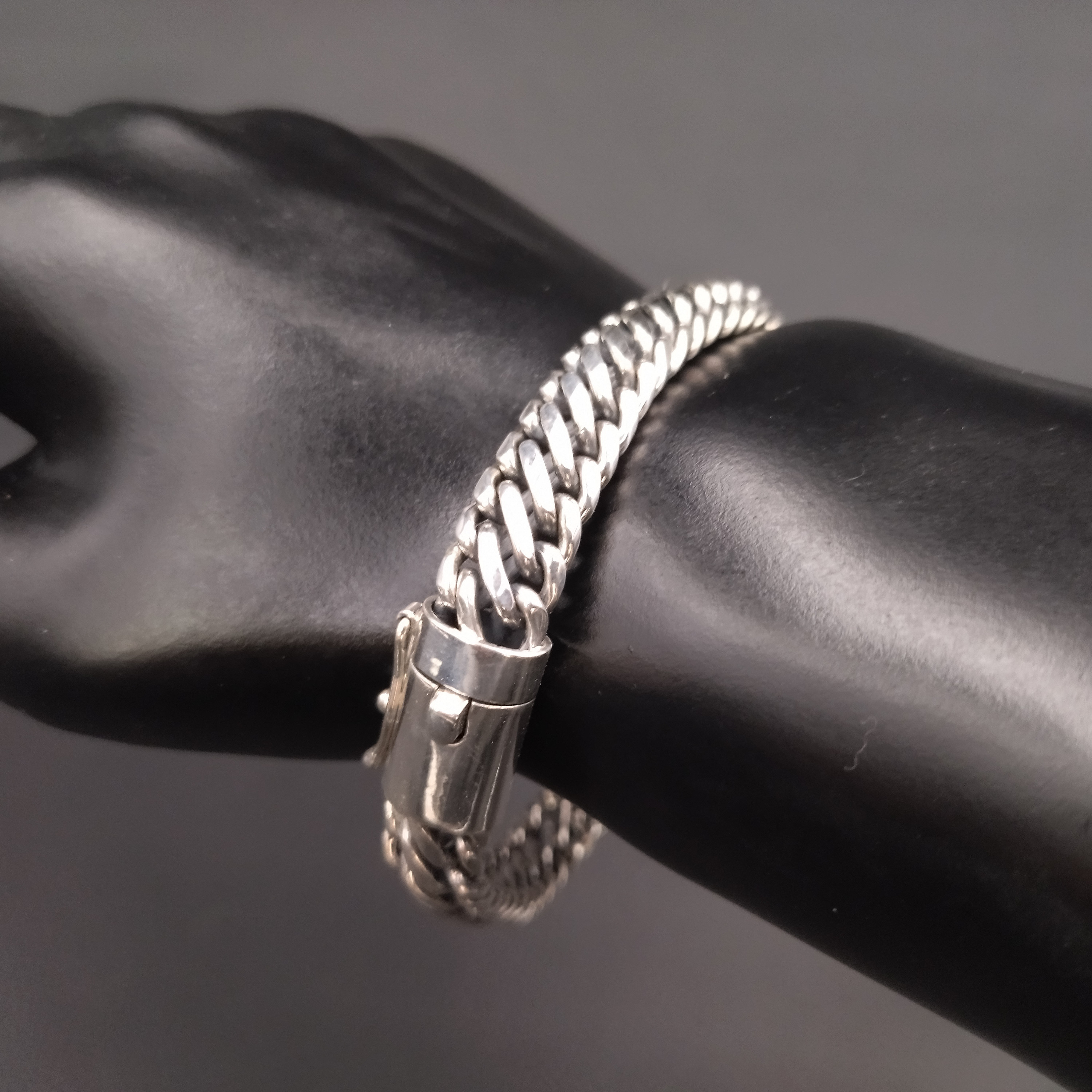 10mmエイトノット極太【シルバーチェーンブレスレット】