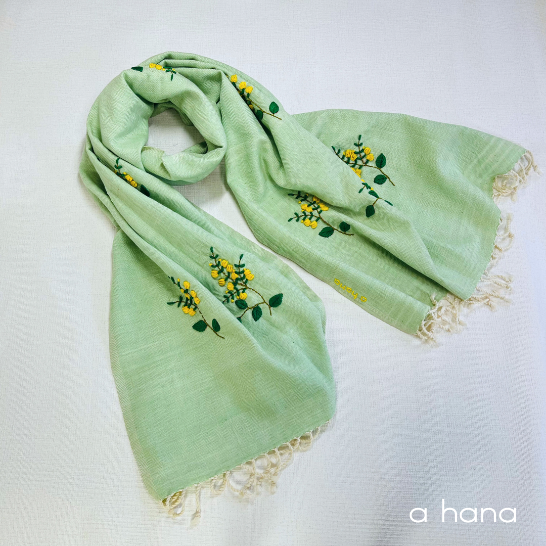 【期間限定セール中】花手刺繍 コットンストール【パダウ・グリーン】 4,455円