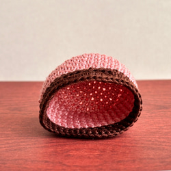 かぎ針編みのミニチュアバッグ(いちごチョコ色♪) 2枚目の画像