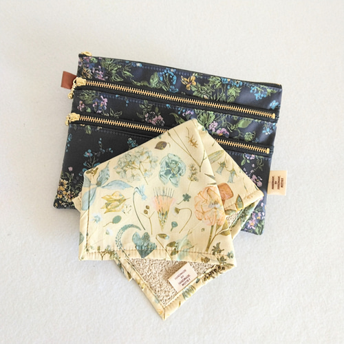 ☆未使用CELINEハンカチ☆ （新品】☆CELINE セリーヌハンカチ☆ 白地 