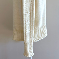 暖かさと高級感が魅力の手編み長袖セーター(白) 6枚目の画像