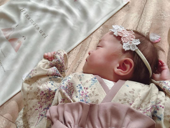 桜のベビーヘアバンド ꕤ 新生児 赤ちゃん カチューシャ ヘッドバンド 髪飾り 100日 お食い初め 春 7枚目の画像
