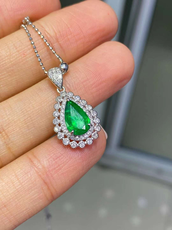▽天然ダイヤモンド付きエメラルドペンダントトップk18 （買い