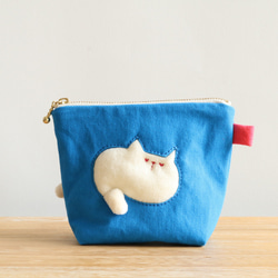 貓育兒袋試圖穿過育兒袋（心白貓藍） 第1張的照片
