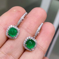 美しく優雅なエメラルドと天然ダイヤのピアス　536000円→→20万円 b0ffb1a4f4e63829df0b472cb00cae