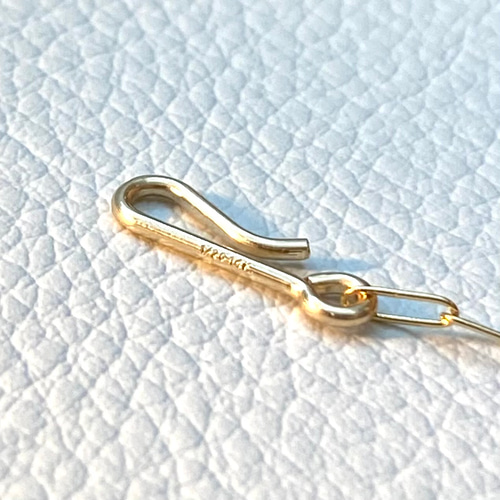 BCBGMAXAZRIA チェーン ゴールド　ラリエットネックレス　袋付き BCBGMAXAZRIA チェーン ゴールド ラリエットネックレス 袋付き