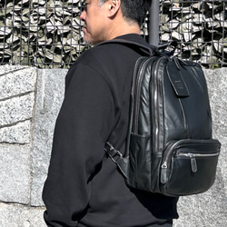 <50%OFFSALE> 3つのルームが便利な やわらか牛革リュック（本革）BLACK 10枚目の画像