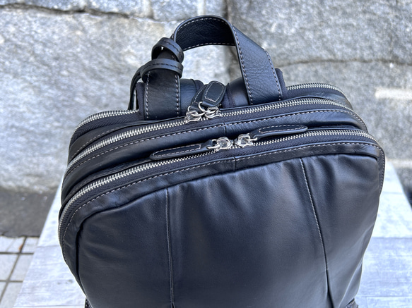 <50%OFFSALE> 3つのルームが便利な やわらか牛革リュック（本革）BLACK 9枚目の画像