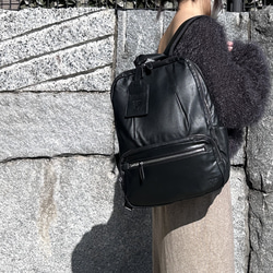 <50%OFFSALE> 3つのルームが便利な やわらか牛革リュック（本革）BLACK 5枚目の画像