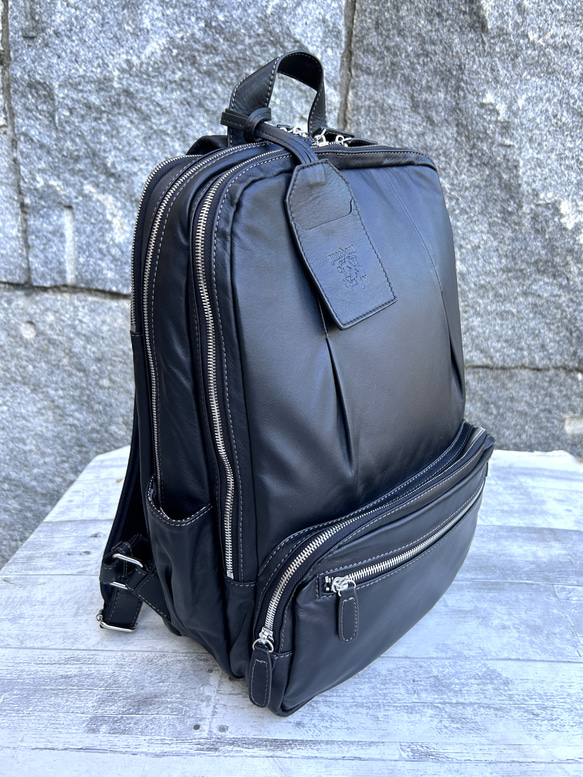 <50%OFFSALE> 3つのルームが便利な やわらか牛革リュック（本革）BLACK 7枚目の画像