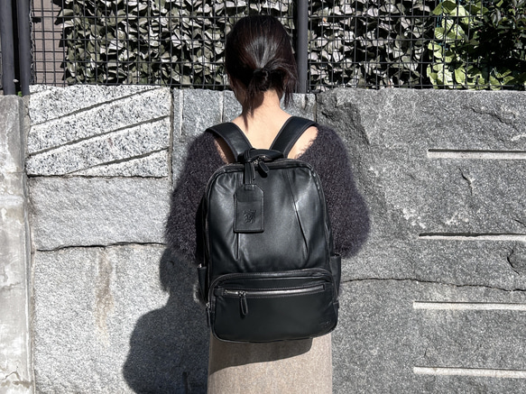 <50%OFFSALE> 3つのルームが便利な やわらか牛革リュック（本革）BLACK 13枚目の画像