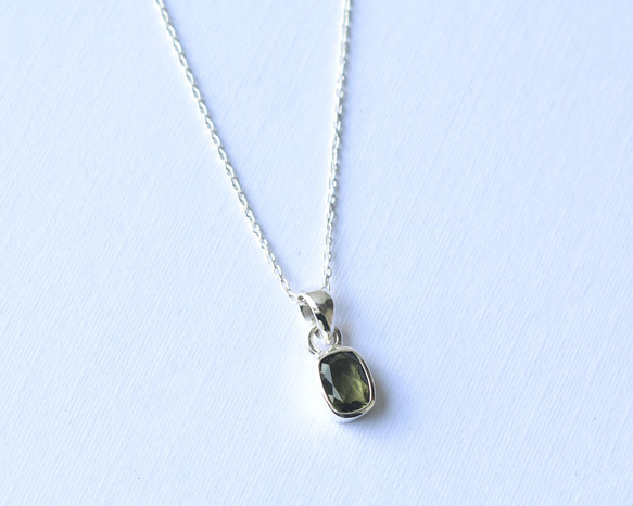 モルダバイトのシルバーネックレス　シルバー925　天然石ネックレス　宝石質　モルダバイトAAA 4枚目の画像