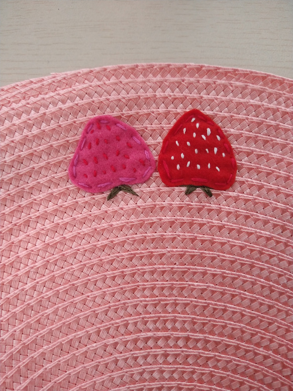 苺のフェルト刺繍ランチョンマット 9枚目の画像